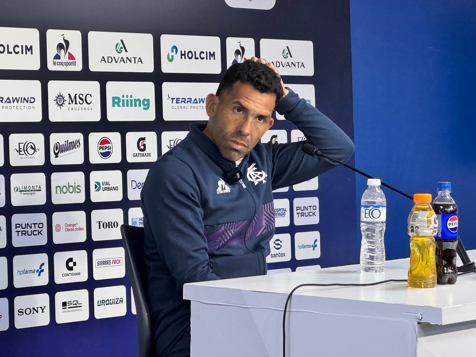 Tevez: Es una situación de mierda, pero tenemos que seguir trabajando thumbnail