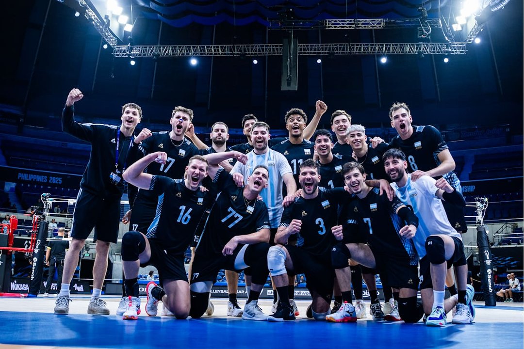 Remontada épica! Argentina debutó con un triunfo dramático en el Mundial de vóley thumbnail