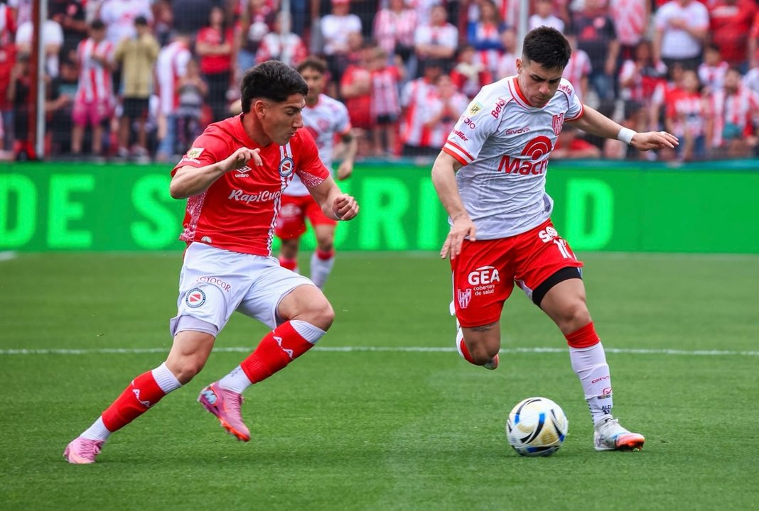Instituto derrotó 2-0 a Argentinos y volvió a sonreir en Alta Córdoba thumbnail