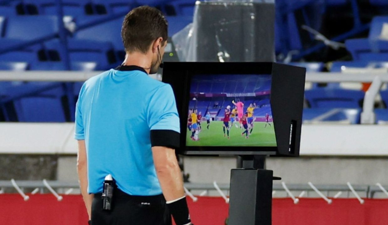 FIFA prueba el VAR a pedido: la tarjeta verde llega al Mundial Sub-20 thumbnail