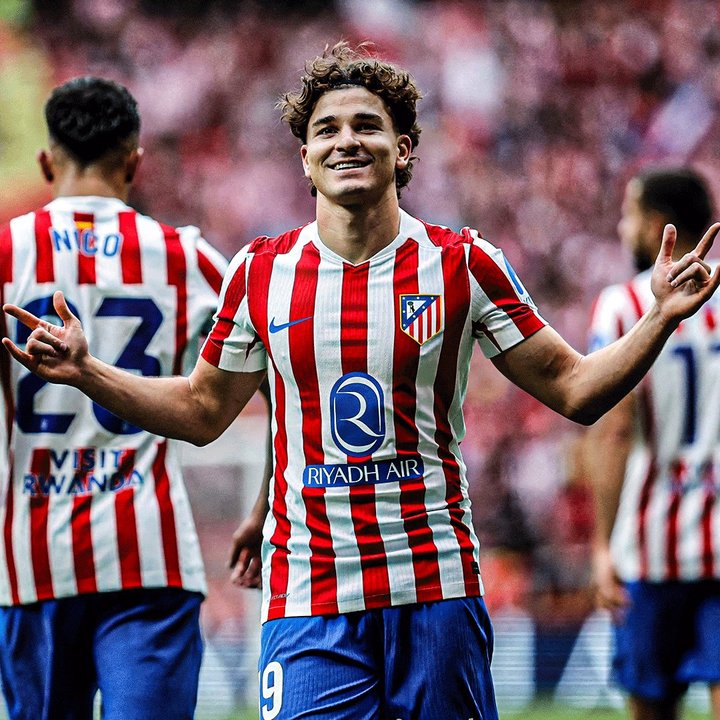 Noche estelar de Julián Álvarez: comanda con un doblete la paliza del Atlético al Real Madrid en el derbi thumbnail