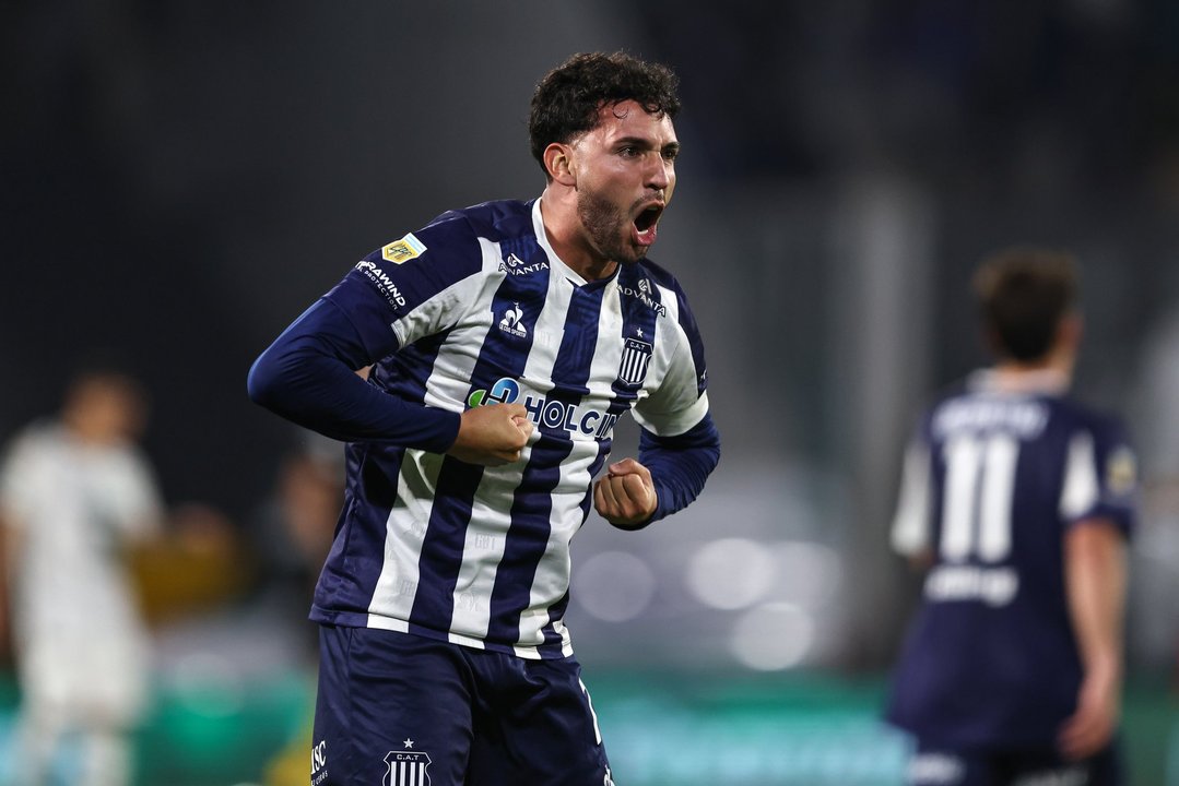 Talleres le ganó a Sarmiento con un gol agónico y volvió a sonreír en el Kempes thumbnail