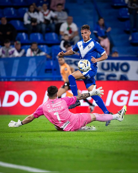 Vélez se hizo gigante en Liniers, derrotó a Atlético Tucumán y quedó escolta thumbnail