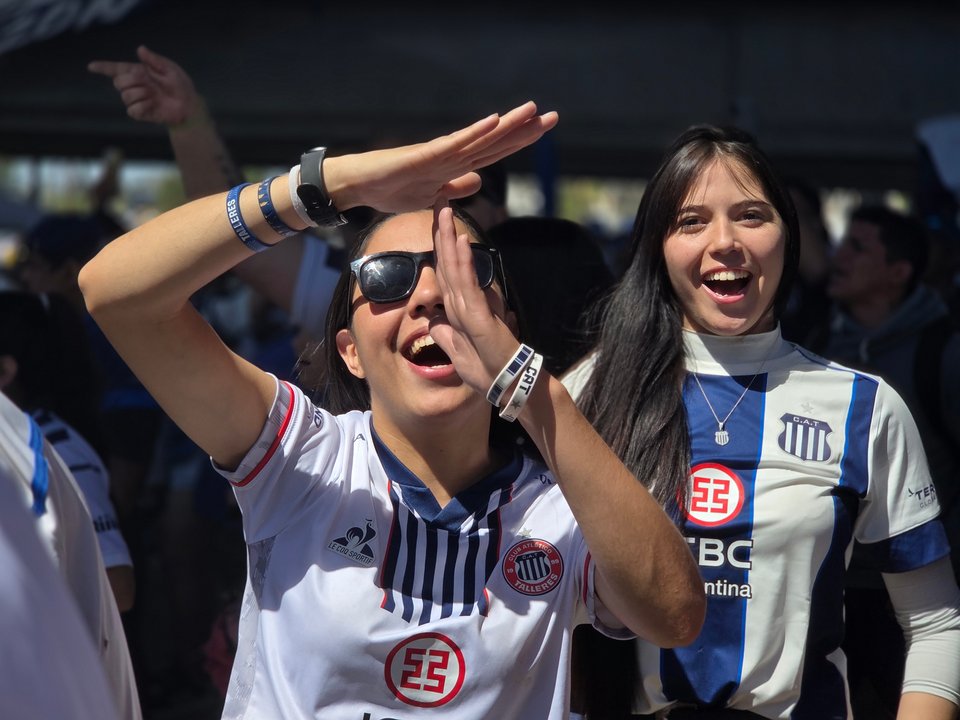 La pasión albiazul copó el Kempes: la previa del clásico, en imágenes thumbnail