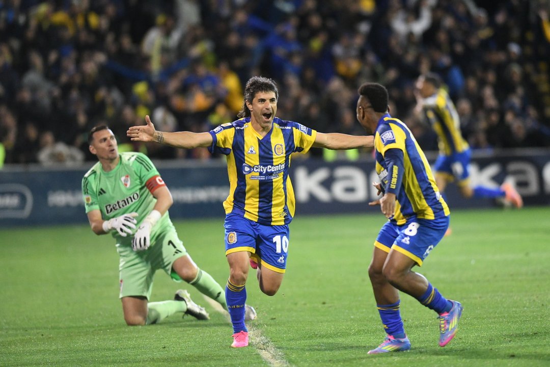 Rosario Central se lo dio vuelta a River y festejó en Arroyito thumbnail