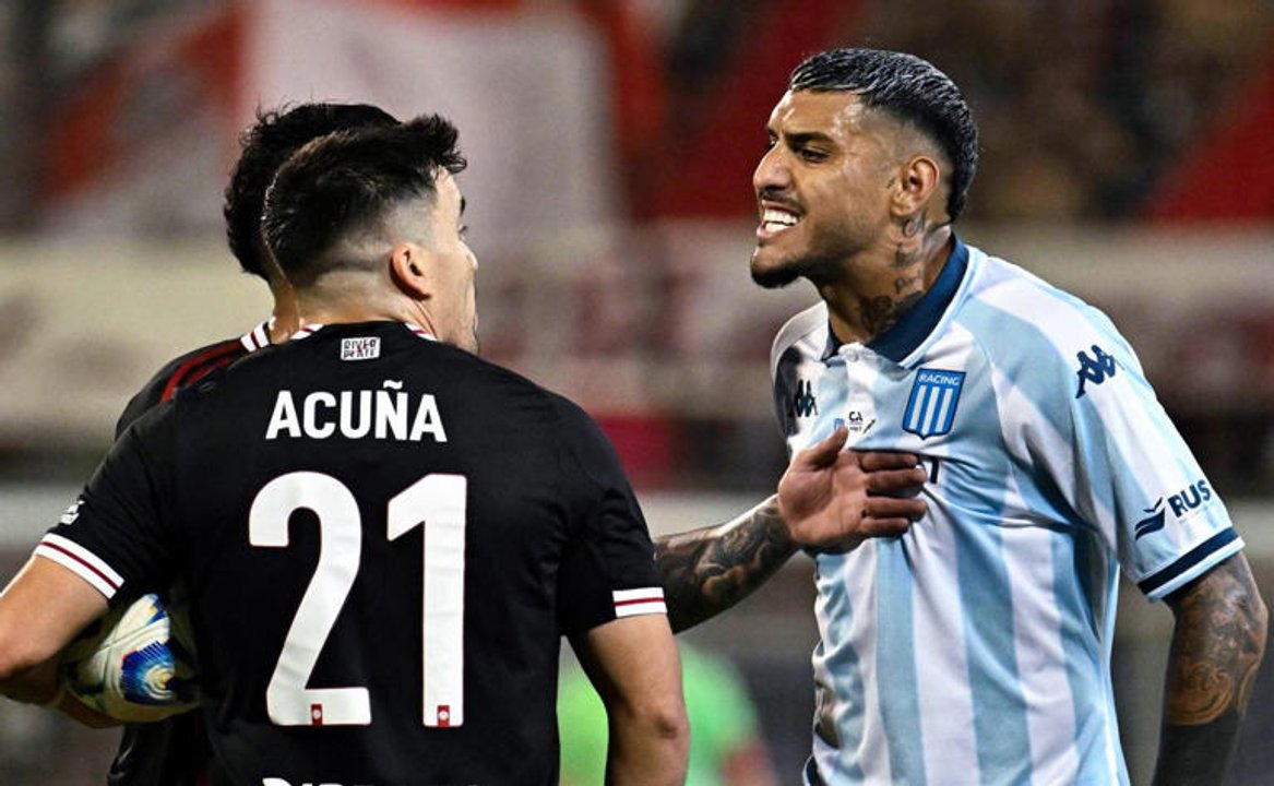 Adrián Balboa recibió una dura sanción por su gesto contra el Huevo Acuña thumbnail