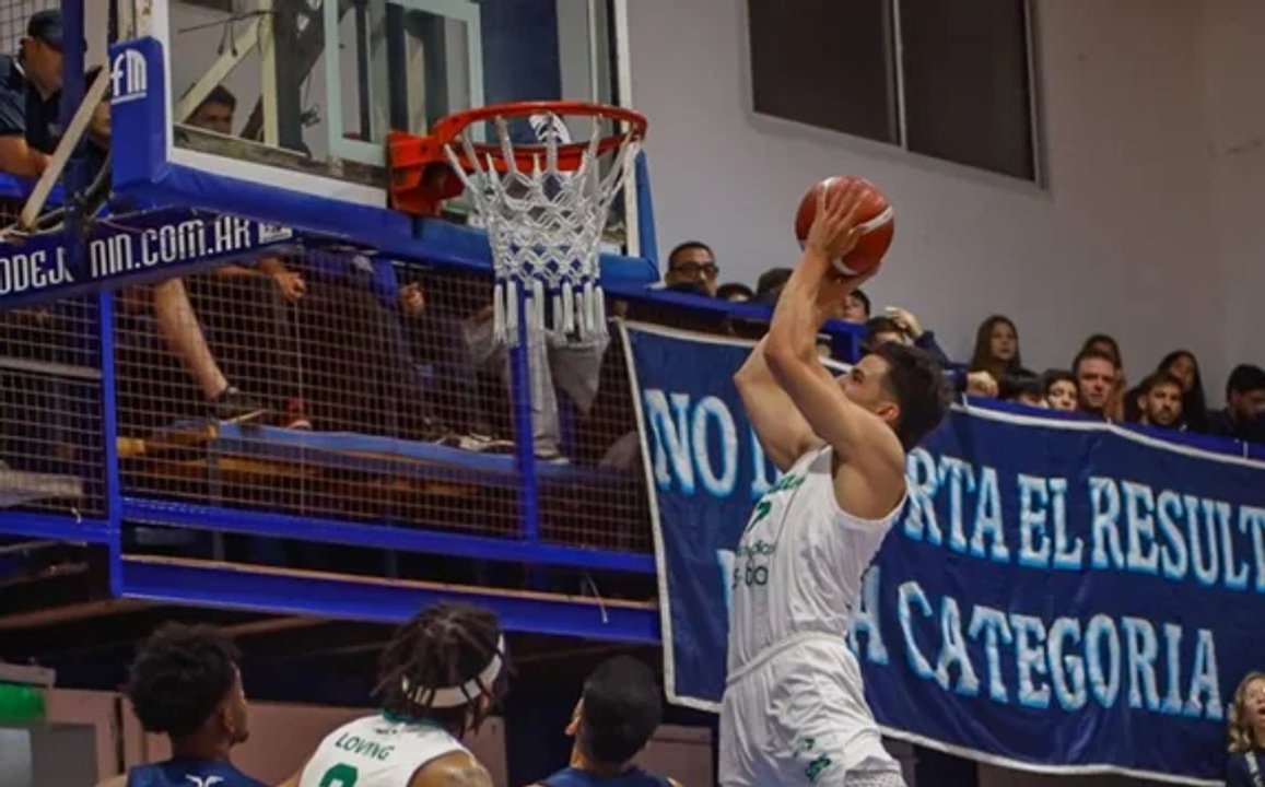Atenas ganó en Junín y llega entonado al debut en Córdoba thumbnail