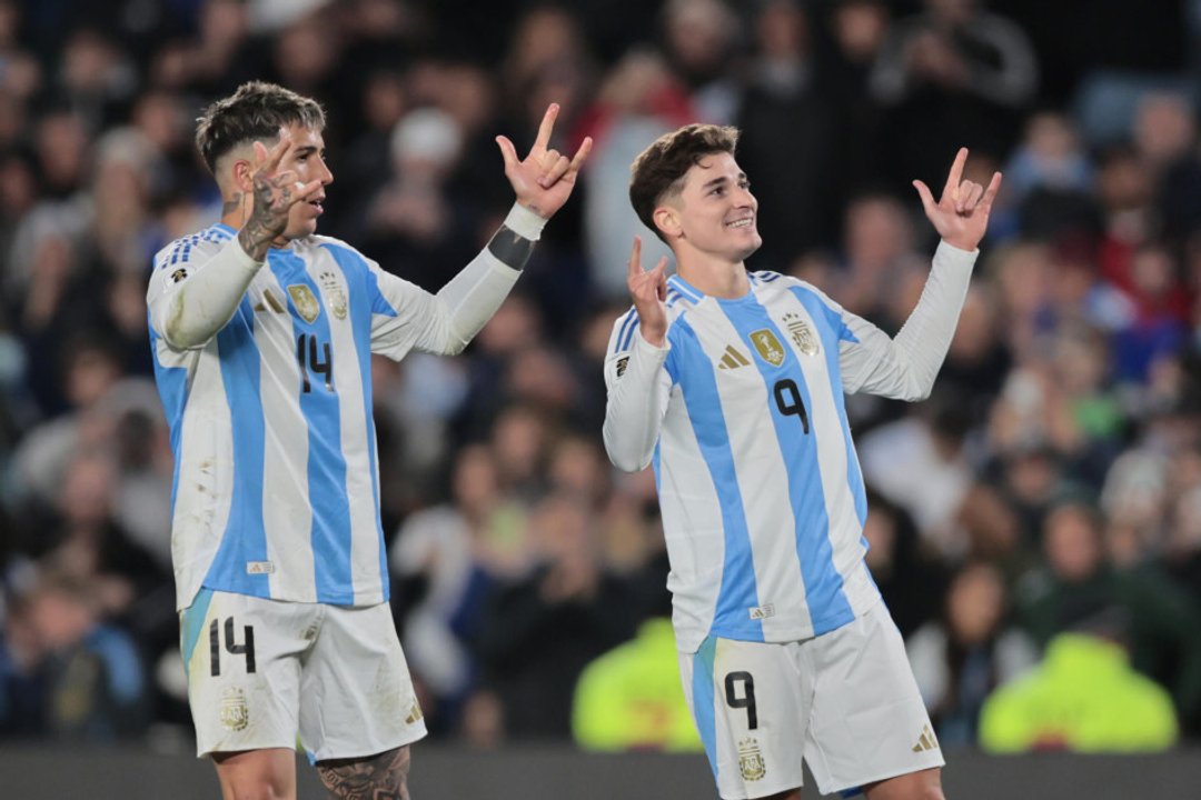 Sin Messi desde el arranque, Argentina enfrenta a Venezuela en Miami thumbnail