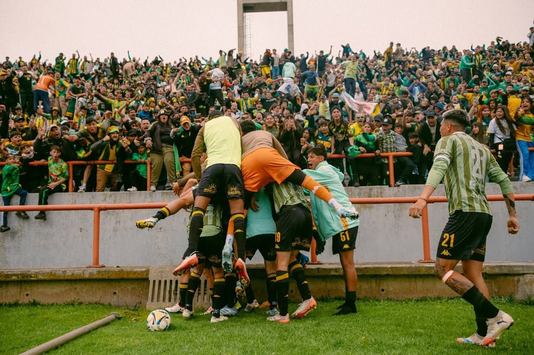 Aldosivi no afloja: le ganó a Huracán y mantiene la diferencia con Talleres thumbnail
