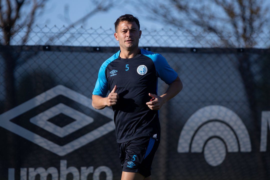 Belgrano pierde una pieza clave: Longo será operado de los meniscos thumbnail