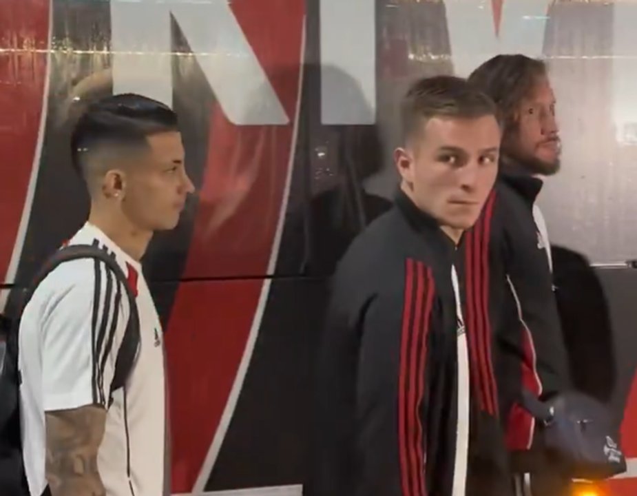 Un hincha de River increpó a Giuliano Galoppo tras la eliminación en la Copa Argentina thumbnail