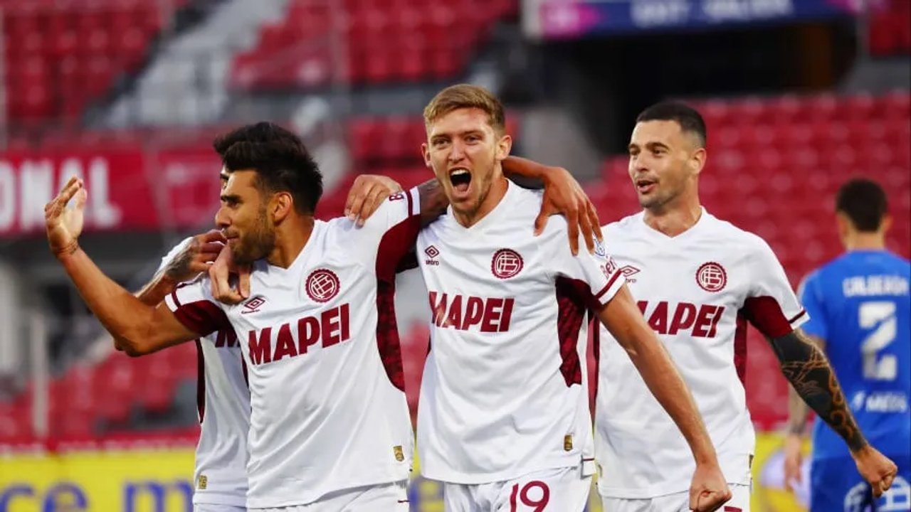 Choque de semifinal: Lanús y U. de Chile juegan por un lugar en la gran final de la Sudamericana thumbnail