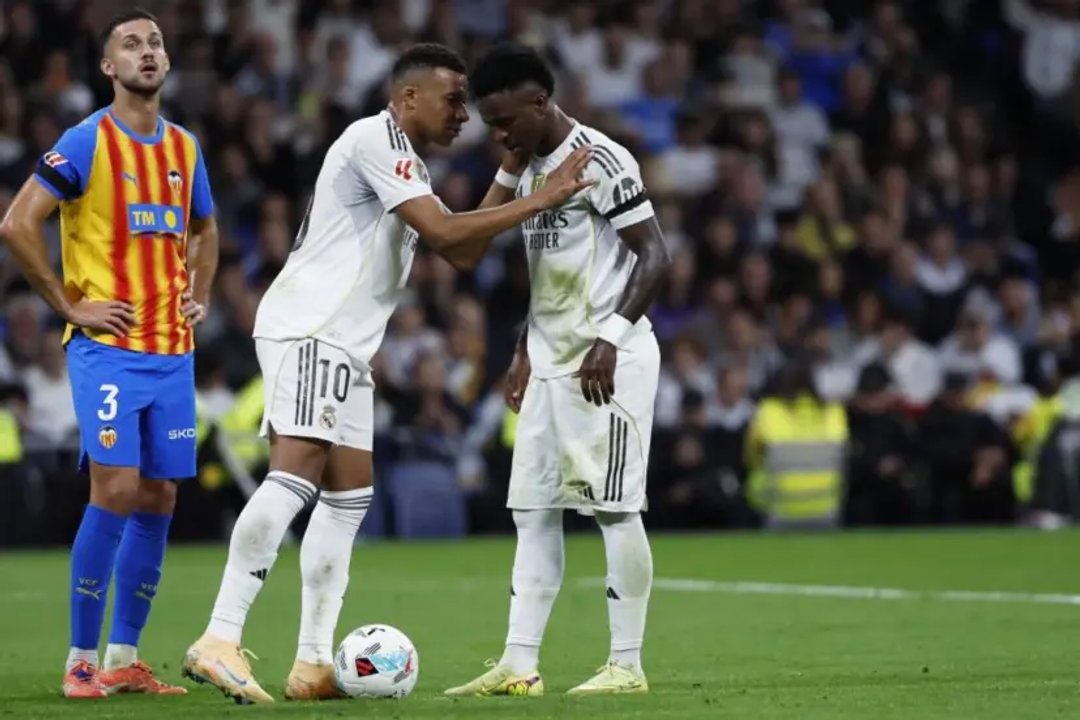 El Real Madrid aplastó al Valencia y se despega en la Liga thumbnail