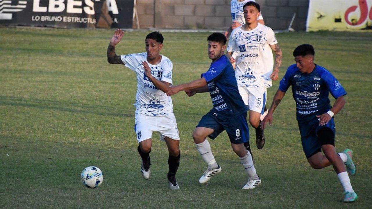 Atenas de Río Cuarto ganó en La Banda y avanzó a la próxima fase del Federal A thumbnail