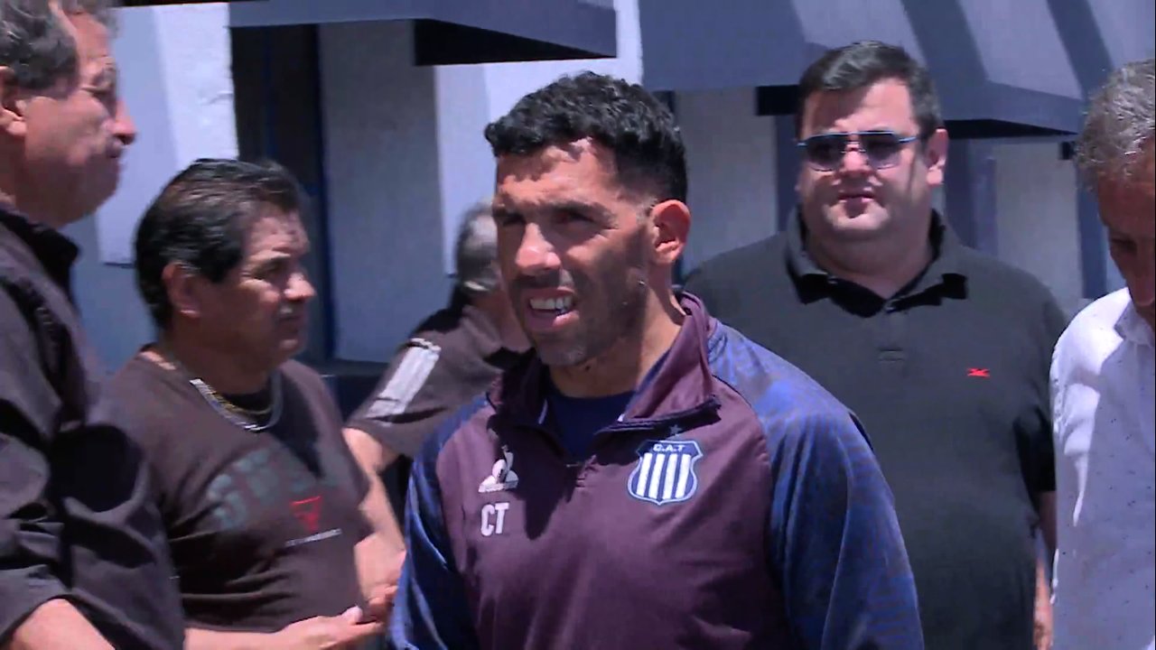 Carlos Tévez, presente en La Boutique para despedir a Daniel Willington thumbnail