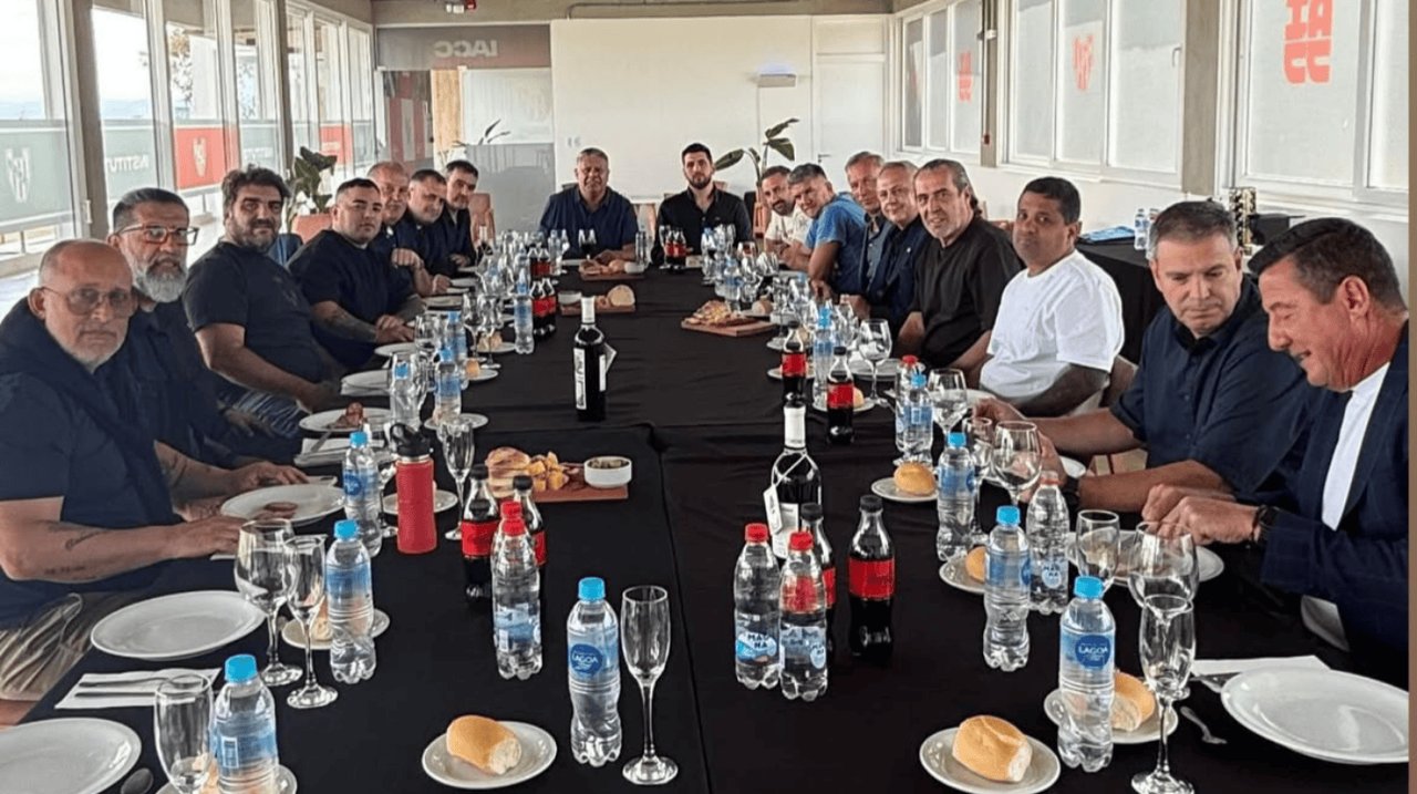 Chiqui Tapia volvió a Córdoba y almorzó con los tres grandes: señales de tregua thumbnail