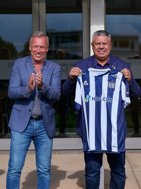 Tapia recorrió el CARD y se mostró con Fassi: sonrisas en Talleres thumbnail