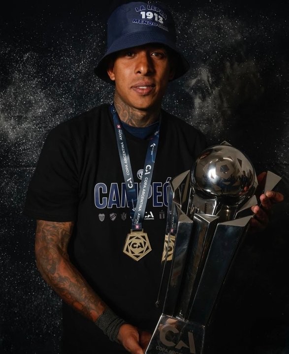 Sebastián Villa, despedida y dudas: Independiente Rivadavia desmiente transferencia thumbnail