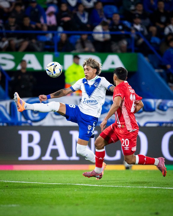 Argentinos silenció a Liniers: doblete de López Muñoz y Vélez fuera de todo en 2026 thumbnail