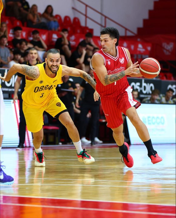 Instituto reaccionó a tiempo y volvió al triunfo ante Obras thumbnail