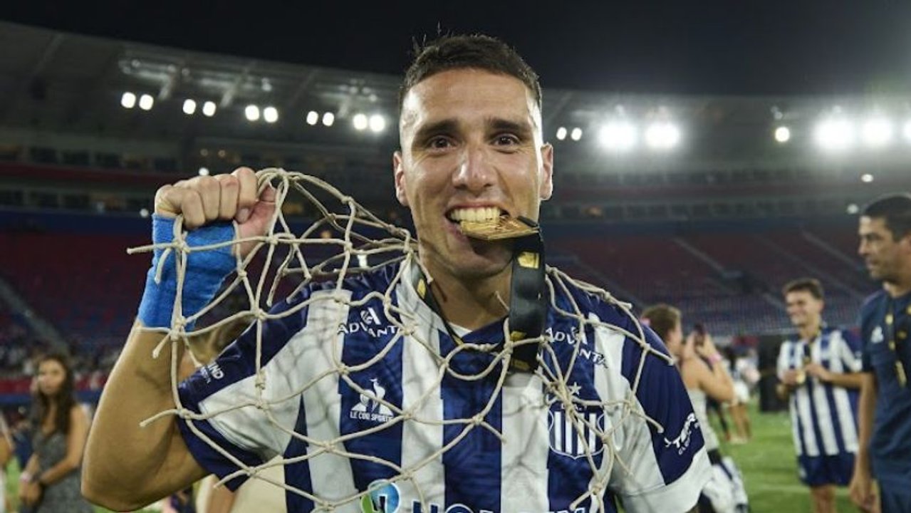 Benavídez sigue en Brasil: Paranaense ejecutó la compra y no vuelve a Talleres thumbnail