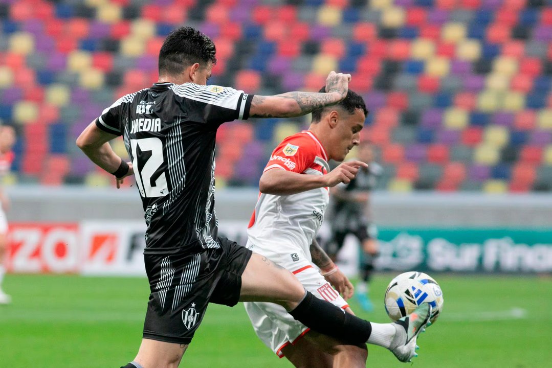 Estudiantes, en guerra abierta con la AFA, se juega su continuidad ante Central Córdoba thumbnail