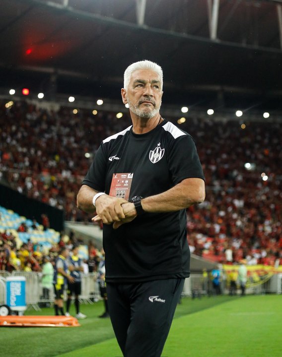 Fin de la era dorada de De Felipe en Central Córdoba thumbnail