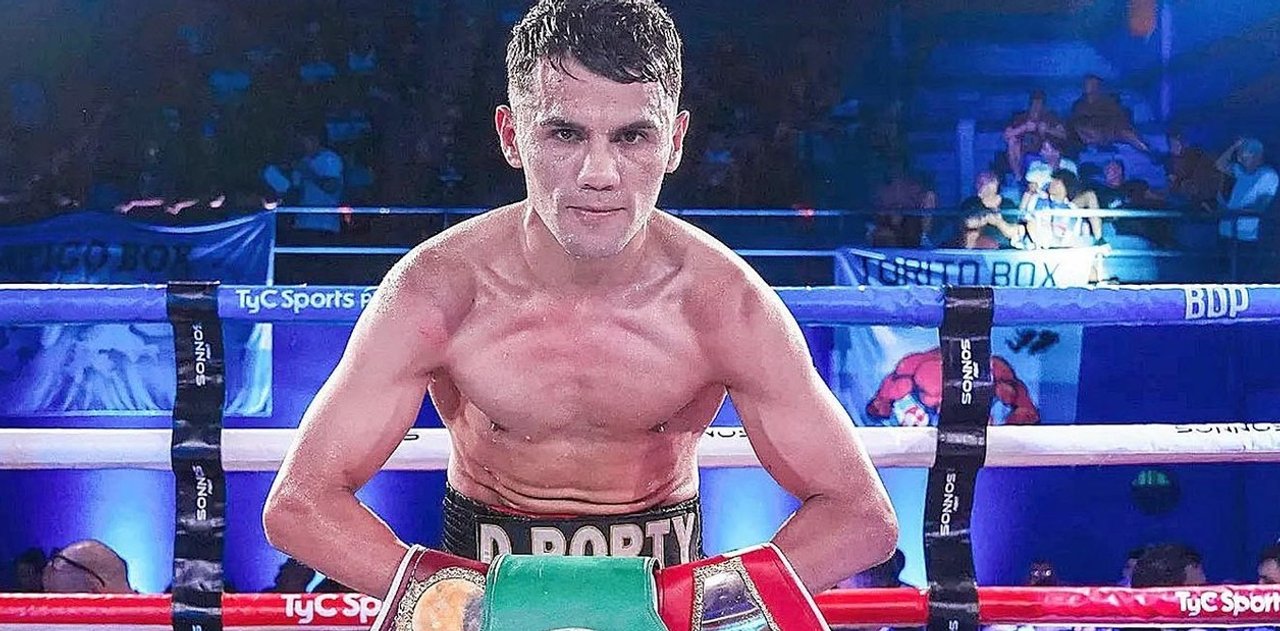 Un vuelo cancelado desata una oportunidad única para el argentino Junior Zárate thumbnail