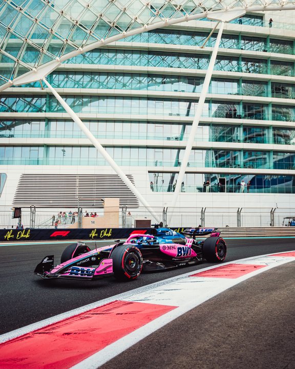 Colapinto largará último en Abu Dhabi: otra clasificación cuesta arriba en el cierre del año thumbnail