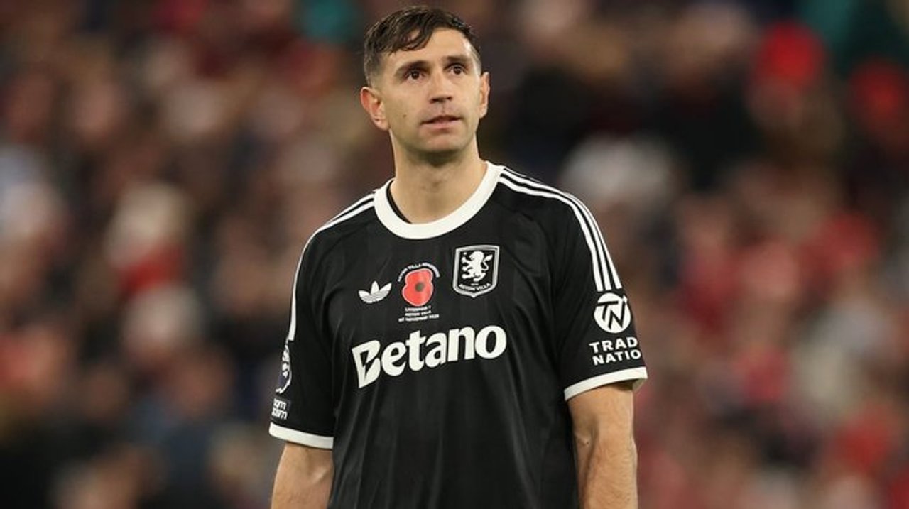 Preocupación en Aston Villa por la lesión de Dibu Martínez thumbnail