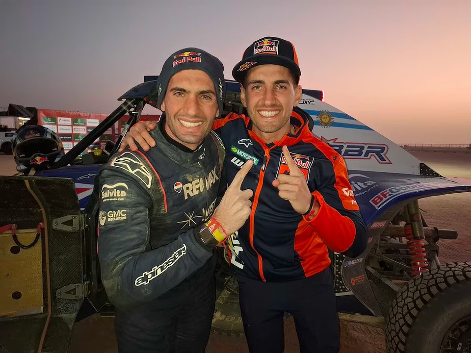 Día histórico en el Dakar: festejo cordobés y récord mundial de los hermanos Benavides thumbnail