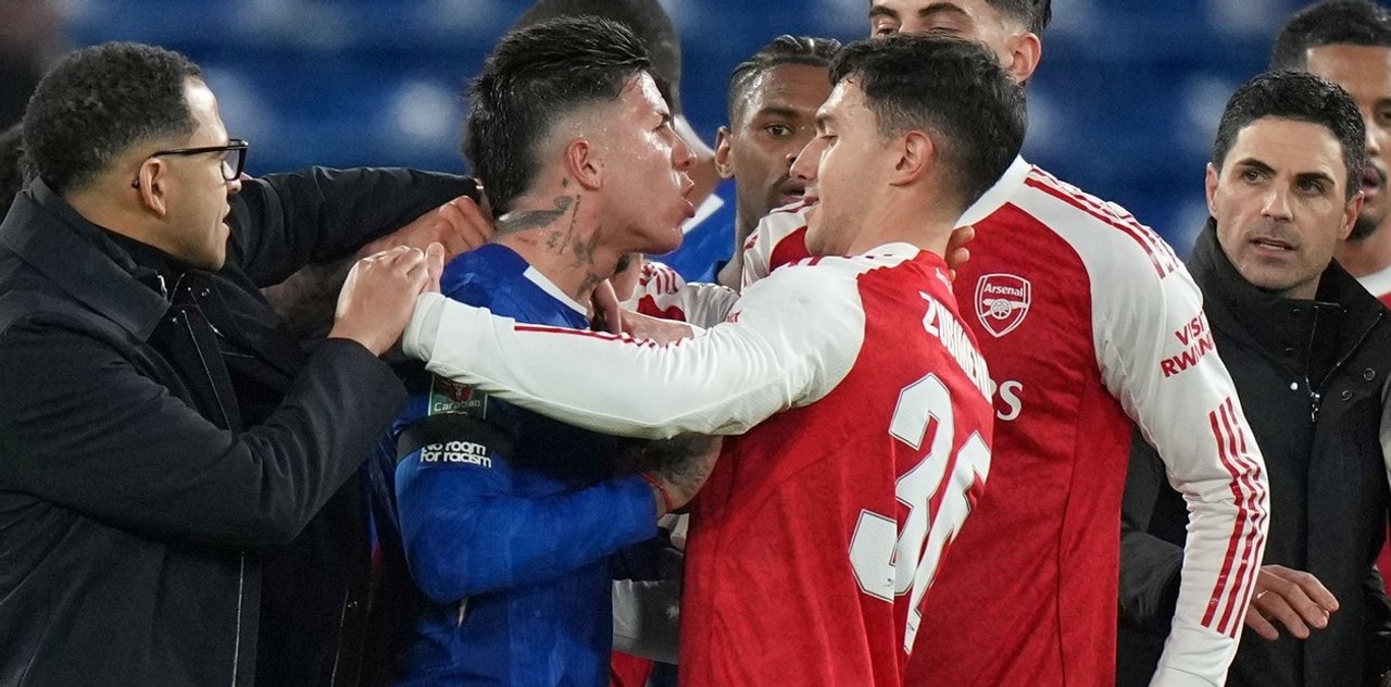 Enzo Fernández explotó tras la derrota del Chelsea y protagonizó un escándalo con un rival del Arsenal thumbnail