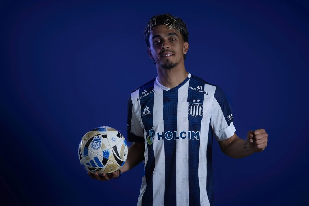 Talleres hizo oficial la llegada de Ronaldo Martínez y suma jerarquía en el ataque thumbnail