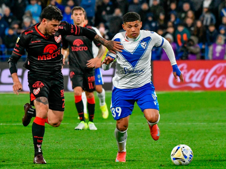 Instituto debuta en el Apertura ante Vélez: hora, TV y formaciones thumbnail