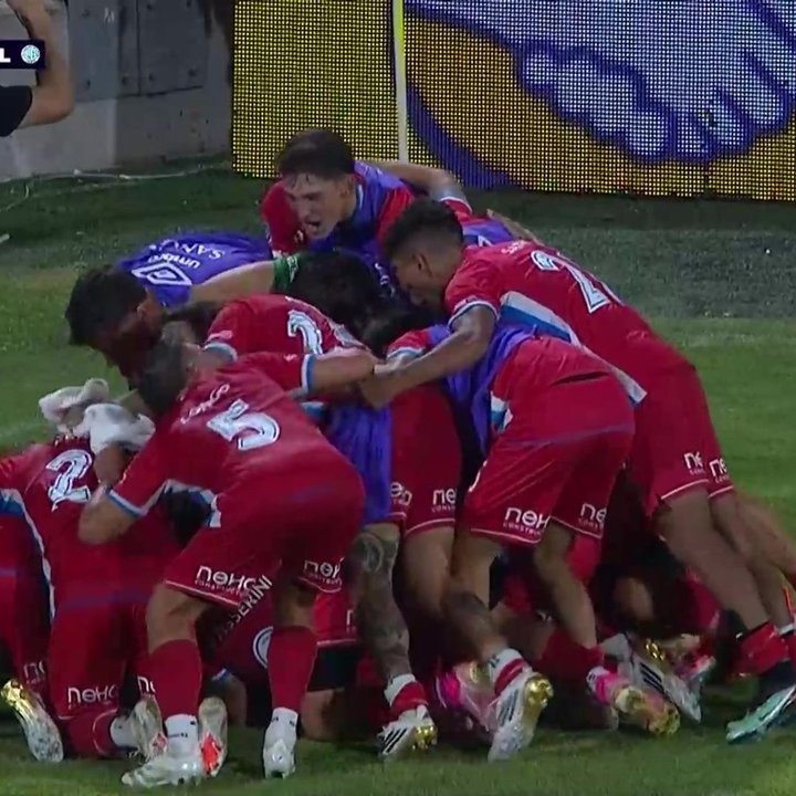 Hazaña pirata en Rosario: Belgrano lo dio vuelta y rompió un maleficio de 25 años thumbnail