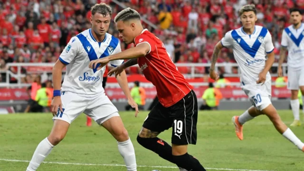 Ráfaga insólita en Avellaneda: Gordon marcó para los dos y selló el empate entre Independiente y Vélez thumbnail