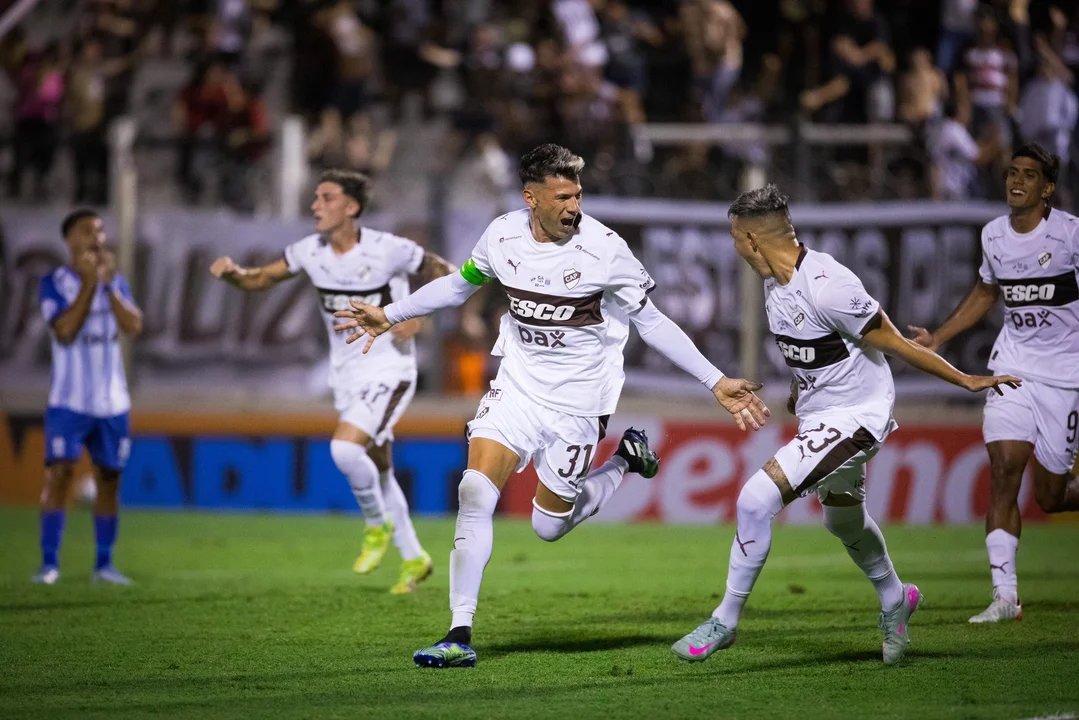Argentino de Monte Maíz cayó sobre el final con Platense y se despidió de la Copa Argentina thumbnail