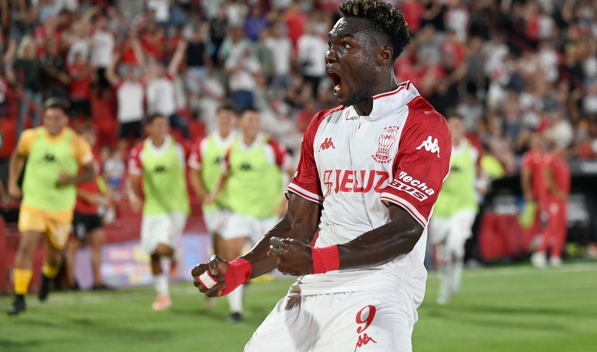 Huracán se quedó con el clásico porteño gracias a la racha goleadora de Caicedo thumbnail