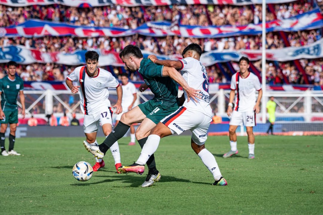 Estudiantes volvió a perder, esta vez en su visita a San Lorenzo thumbnail