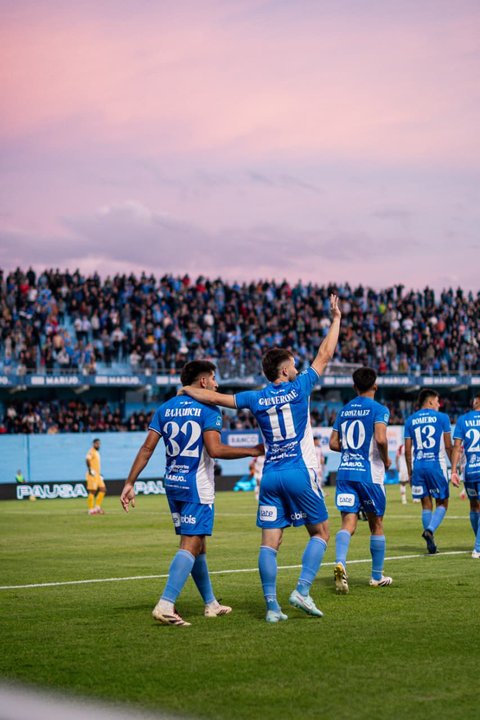 Rugió el león! Estudiantes de Río Cuarto hizo historia y volvió al triunfo en Primera tras 40 años thumbnail