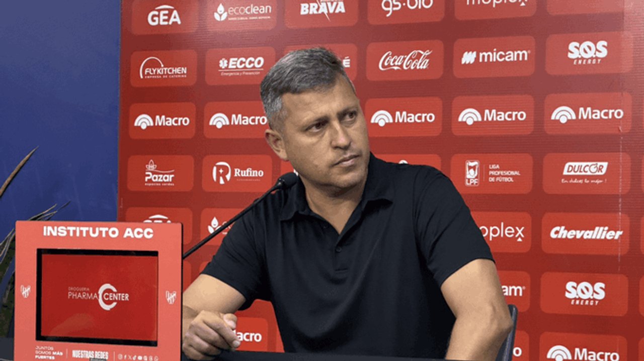 Diego Flores ante el primer golpe: autocrítica, silbidos y una baja que preocupa thumbnail