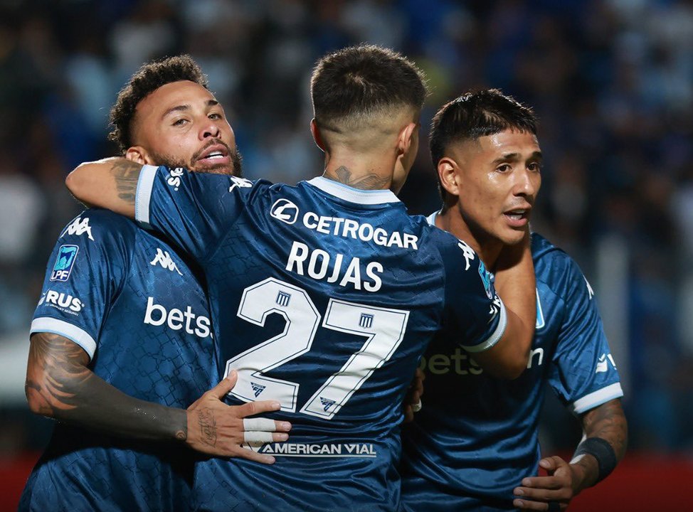 Racing fue contundente en Tucumán y venció 3-0 a Atlético thumbnail