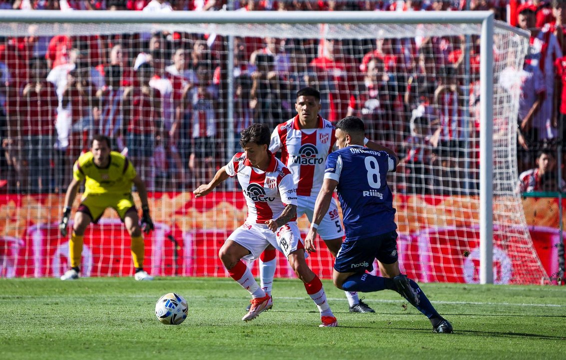 Talleres e Instituto se cruzan en el Kempes en un clásico clave para seguir en la pelea thumbnail