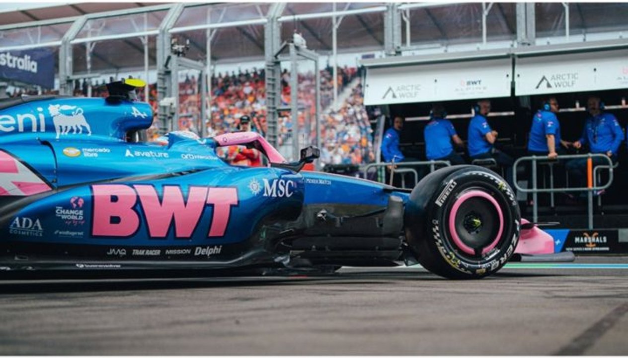 GP de China: Colapinto fue 16º en la clasificación Sprint y Russell se llevó la pole thumbnail