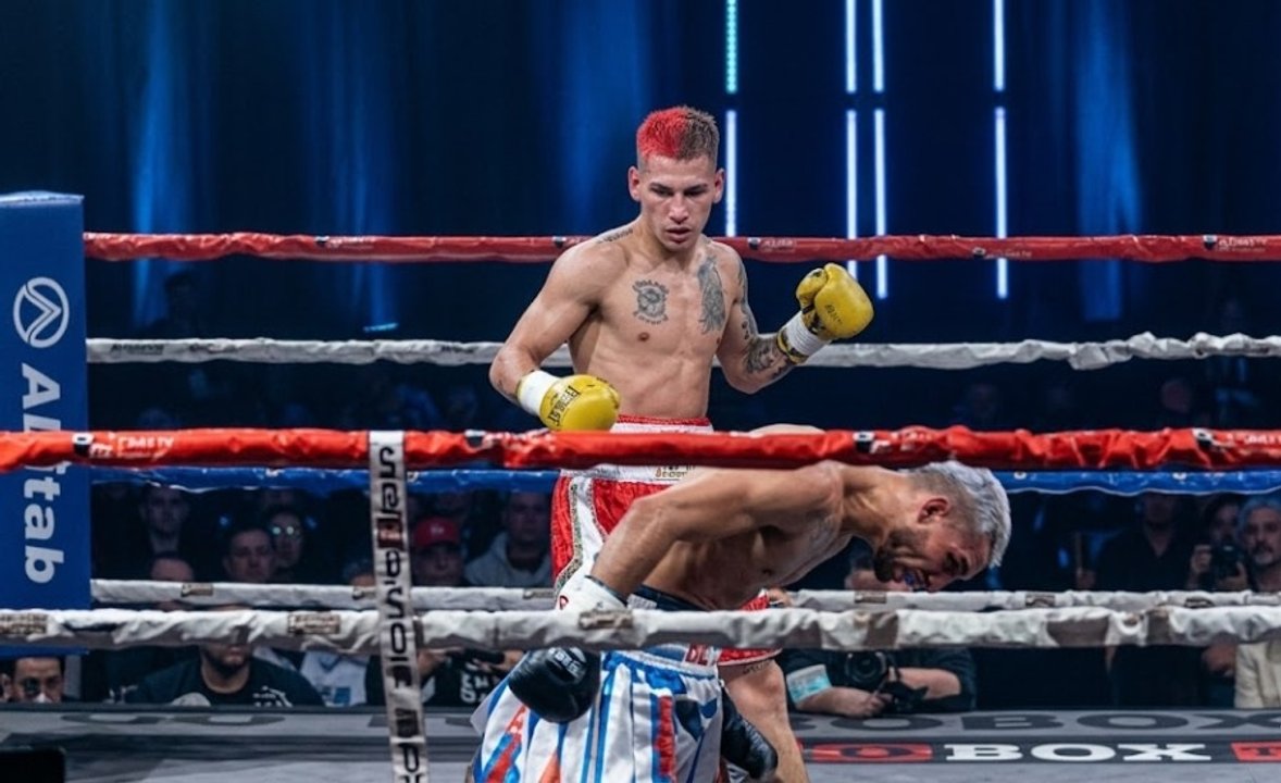 Un nocaut estremecedor: Peralta cayó de cara a la lona y generó preocupación inmediata thumbnail