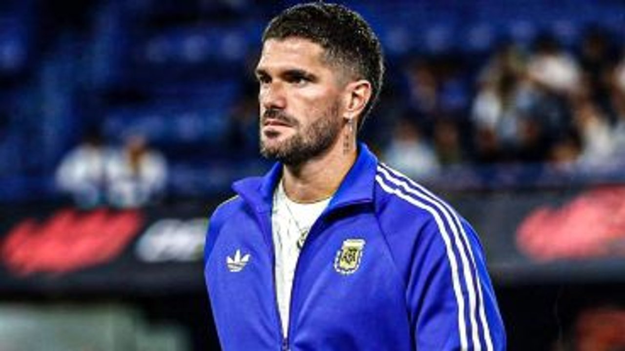 De Paul marcó postura tras la goleada: No es momento para mezclar política thumbnail