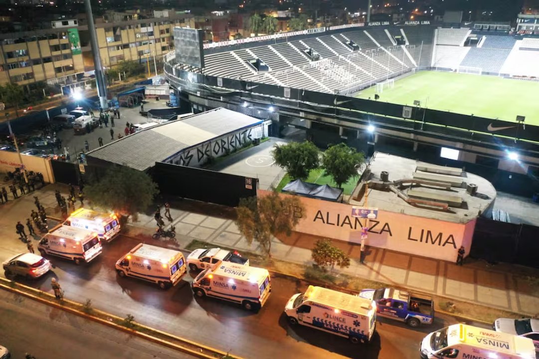 Tragedia en la previa del clásico en Perú: un muerto y decenas de heridos en un banderazo de Alianza Lima thumbnail