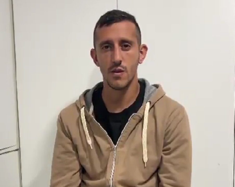 Rompió el silencio: habló el futbolista detenido en un avión tras gritar bomba! thumbnail
