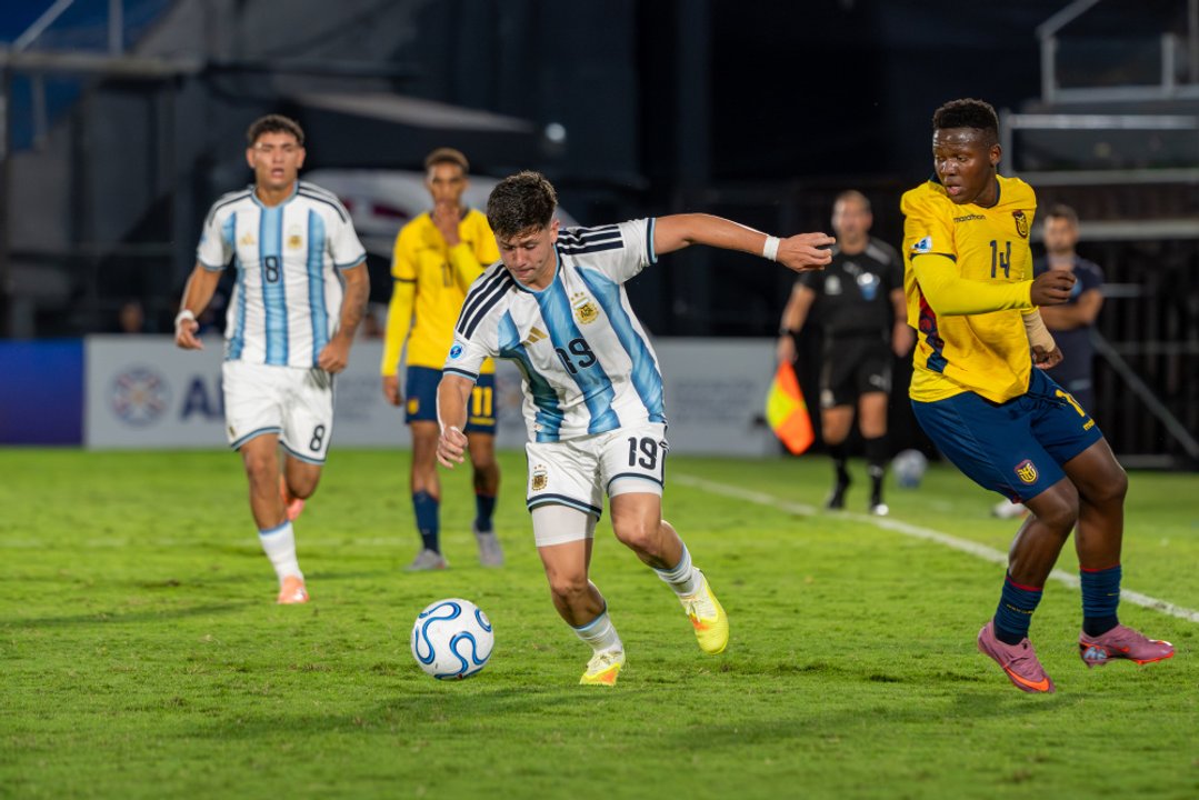 La Sub17 de Argentina eliminó a Ecuador y definirá el Sudamericano ante Colombia thumbnail