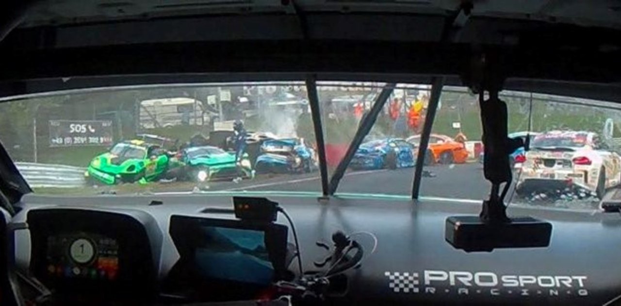 Tragedia en Nürburgring: fallece el piloto Juha Miettinen tras un violento choque múltiple en la carrera en la que corría Verstappen thumbnail